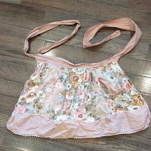 Chic Floral‎ Embroidered Apron Top